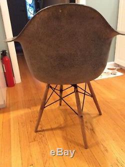 First Edition Eames Herman Miller Shell Chair C. 1949-1950