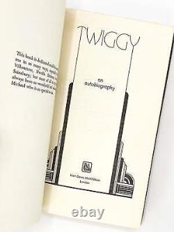 Lesley Hornby / TWIGGY 1st Edition 1975