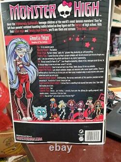 Monster High Ghoulia Yelps First Edition Doll with Diary & Owl 2010 Mattel NRFB E2