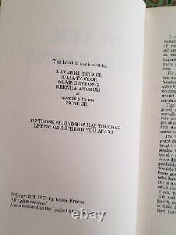 CRÉATIONS NOIR PAR BESSIE FRAZIER 1975 Première édition Première impression RARE RARE