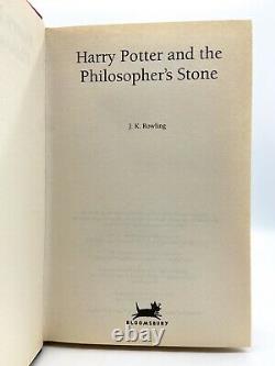La Première Édition De La Pierre Philosophale D'harry Potter Est Signée.