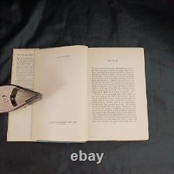 Le Proche et le Lointain par L. H. Myers, première édition/première impression 1929 avec jaquette.