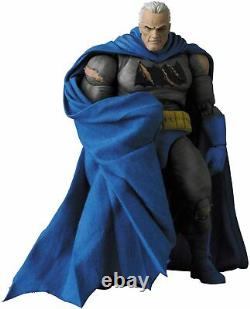 Mafex Le Chevalier Noir Retourne Le Triumphant Batman Action Figure No. 119 États-unis D'amérique