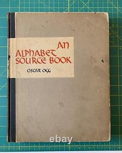 OSCAR OGG / Un livre de référence sur l'alphabet 1re édition, impression de 1940